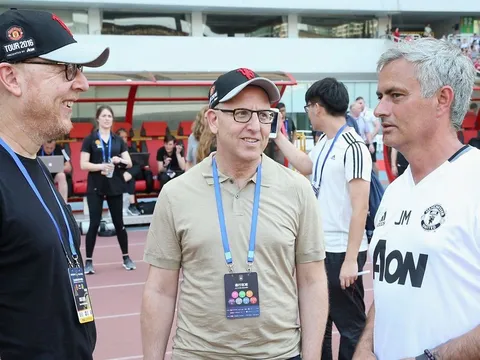 SỐC: Mourinho sẽ bị nhà Glazer SA THẢI nếu không làm được điều này