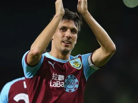 Europa League: Chiến thắng nghẹt thở, Burnley hiện thực hóa "giấc mơ" châu Âu