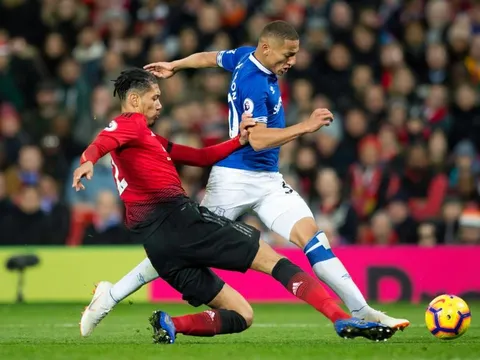 Everton nhắm trung vệ của Man Utd với giá 0 đồng