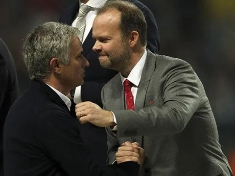 Từ Moyes đến Mourinho: MU là nô lệ của Ed Woodward