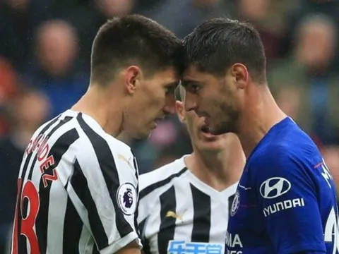Cay cú Sarri, Morata phản ứng khiếm nhã với đồng đội