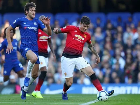 Fan Chelsea điên tiết với 1 cái tên sau trận hòa MU