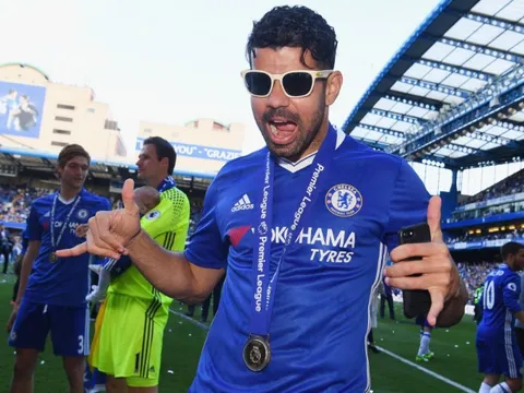 Fan Chelsea mở hội vì Costa đã trở lại