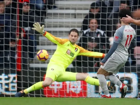 Fan Liverpool lo lắng sau khi Salah ghi bàn vào lưới Bournemouth