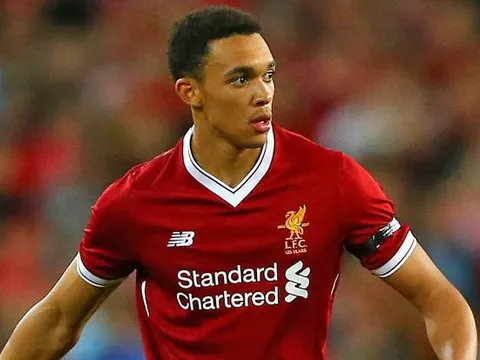 Fan Liverpool 'hủy diệt' 1 cái tên sau trận thua Napoli