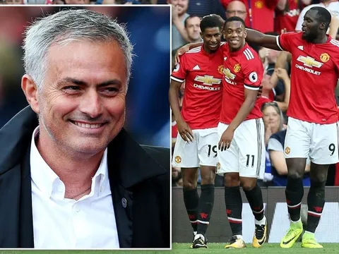 Fan Man Utd 'kêu trời' khi Mourinho để Martial dự bị