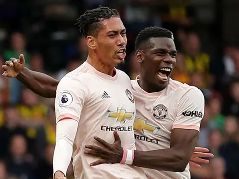 Fan Man Utd phát cuồng với màn trình diễn của "trung vệ xuất sắc nhất thế giới"