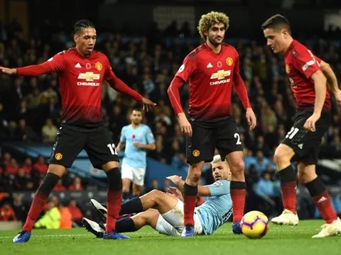 Fan MU chỉ ra nguyên nhân chính khiến đội lép vế toàn diện trước Man City