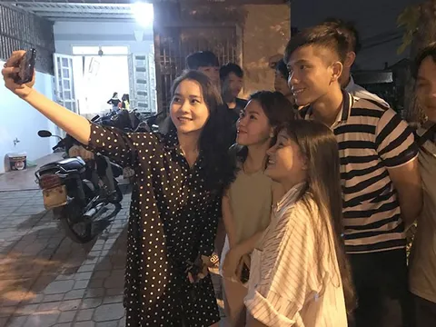 Nhà vô địch AFF Cup 2018, Phan Văn Đức hạnh phúc bên người thân