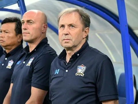 Fan Thái Lan: 'AFF còn không vô địch nổi, mơ gì đến World Cup?"