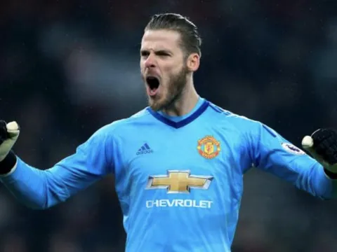 Ferdinand 'điên đảo' vì tình huống cứu thua của De Gea