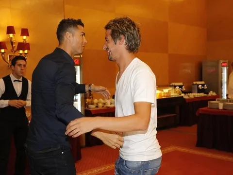 Fernando Santos tay bắt mặt mừng ngày "tái ngộ" Ronaldo