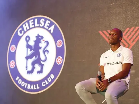 Gặp hàng nghìn fan Việt Nam, Drogba gửi thông điệp yêu thương