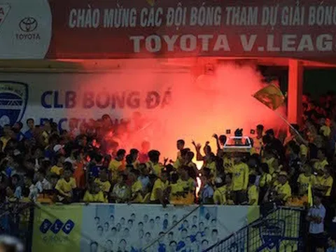 Để khán giả đốt pháo sáng, FLC Thanh Hóa bị phạt nặng