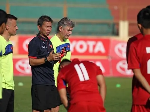 HLV Hoàng Anh Tuấn công bố tương lai sau vòng loại giải U19 châu Á 2018