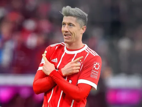 "Gã đầu bạc" Lewandowski khiến chuyên gia châu Âu ngỡ ngàng