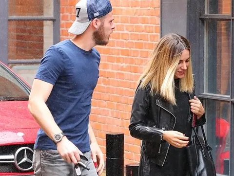 Gác lại trận hòa Stoke, De Gea xuống phố cùng "bóng hồng" Edurne Garcia