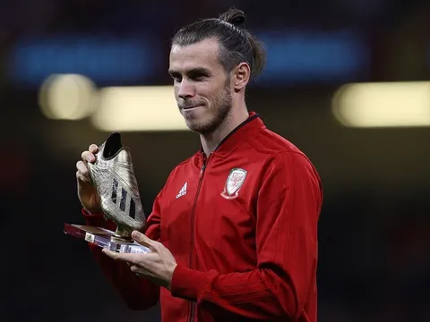 Gareth Bale nhận Chiếc giày vàng và nhìn xứ Wales thua thảm trên sân nhà