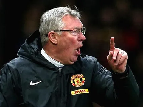 Gary Neville tiết lộ nơi Sir Alex thường xuyên 'sấy tóc' các học trò