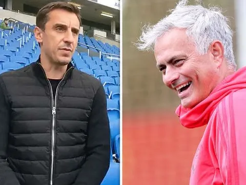 Gary Neville tiết lộ "nội tình" phòng thay đồ Man Utd sau trận thua sốc