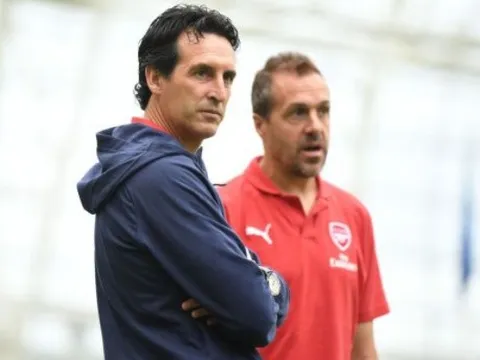 Cầu thủ Arsenal choáng váng với quyết định 'tàn nhẫn' của Emery