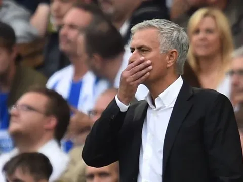 Thua sốc, Mourinho 'phát cuồng' vì nữ phóng viên