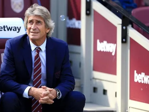 Khởi đầu bết bát, cựu tiền đạo West Ham phát biểu bất ngờ về HLV Pellegrini