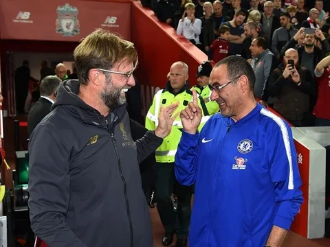 Klopp tiết lộ đoạn trò chuyện với Sarri khi 2 người ôm nhau