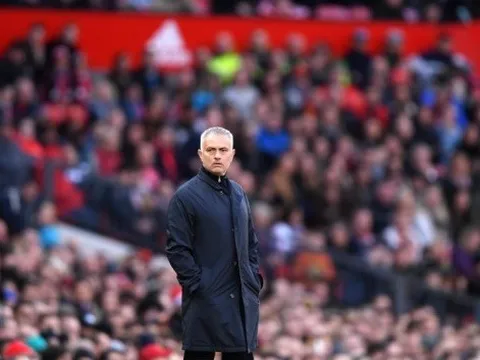 Sốc: Fan MU rời Old Trafford chỉ sau 10 phút trận Newcastle