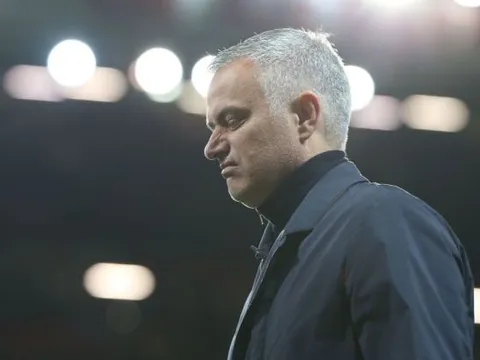 3 thương vụ khiến BLĐ Man Utd quay ngoắt với Mourinho