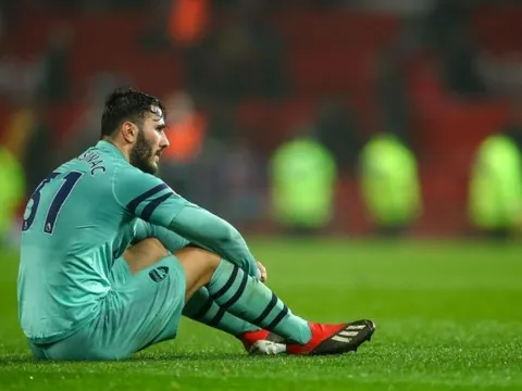 'Thảm họa' Arsenal tiết lộ phản ứng đồng đội với mình sau sai lầm trước M.U