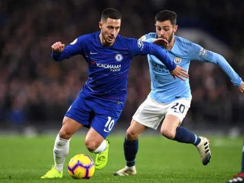 Hazard cảm thấy 'khác lạ' với cách Sarri sử dụng mình