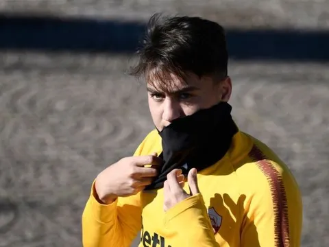 'Tỏ tình' với Man Utd hơn 1 năm, sao Thổ Nhĩ Kỳ mới nhận được cái 'gật đầu'
