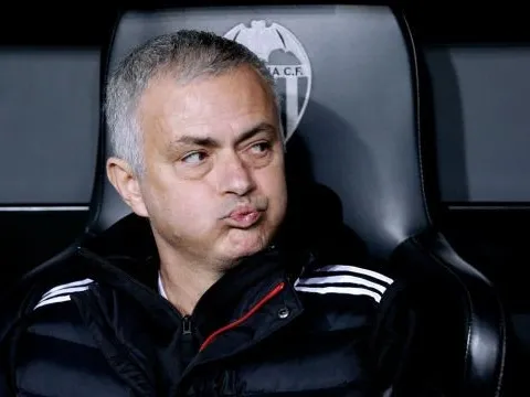 Mourinho phá vỡ sự im lặng về nghi án cầu thủ M.U 'phản thầy'