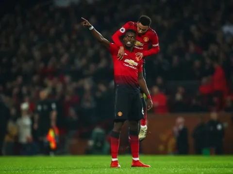 Solskjaer đặt ra thách thức cho Pogba sau cú đúp vào lưới Huddersfield