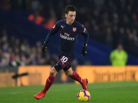 Xong! Mesut Ozil ra quyết định quan trọng về tương lai tại Arsenal