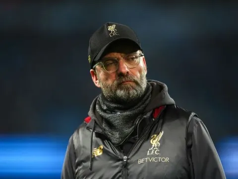 Thua Wolves, Klopp đổ thừa tại... gió