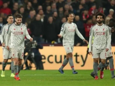 Liverpool chia điểm, Carragher dùng từ "4 từ không" để chỉ trích