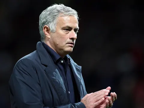 Sao Man United lên tiếng kêu gọi ngưng chỉ trích Mourinho