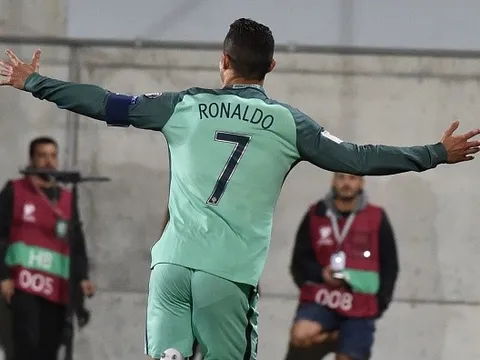 'Ghế dự bị' không thể ngăn cản Ronaldo trở thành người hùng