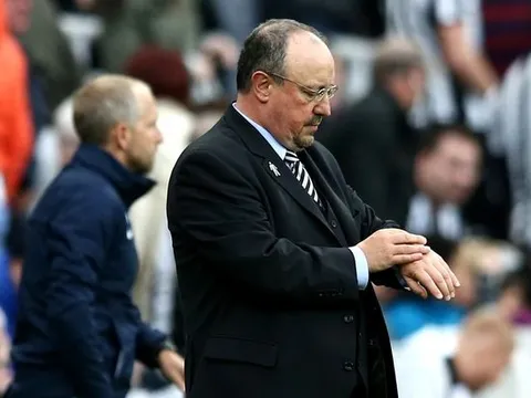 Ghế HLV tại Leicester lung lay, Benitez đã được nhắc đến