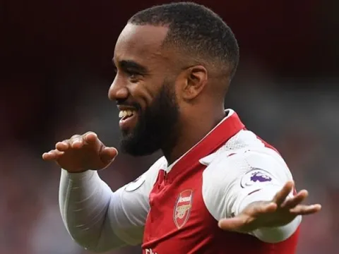 Ghi 4 bàn/5 trận, Emery chỉ điểm Lacazette cách trở thành Vua phá lưới