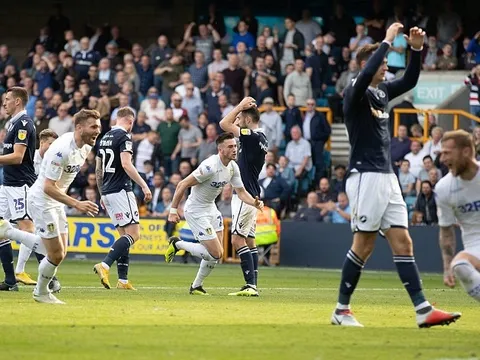 Ghi bàn kịch tính phút chót, Leeds của 'phù thủy' Bielsa tiếp tục bay cao