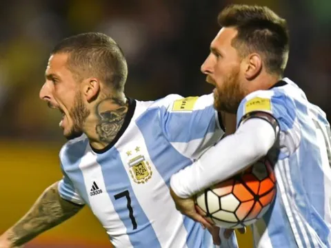 Ghi hat-trick vào lưới Ecuador, Lionel Messi lập thêm kỉ lục