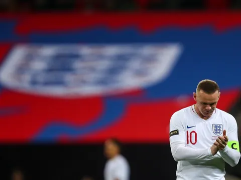 Giã từ ĐTQG, Rooney làm điều đau lòng trong phòng thay đồ tuyển Anh