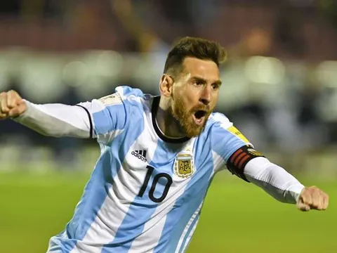 Giải cứu Argentina, Messi được chào đón thế nào trong phòng thay đồ?