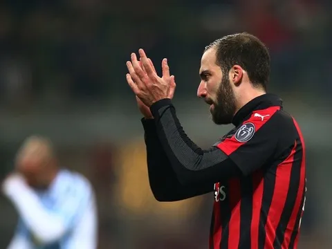 Giải cứu "Tê giác", El Pipita đã có quà chia tay trước khi sang Chelsea?