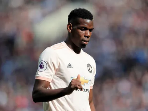 Giải oan cho Pogba, thực hư 'nụ cười mỉa'?