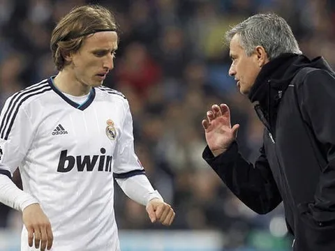 "Gián điệp" Modric tuồn thông tin Real cho Mourinho