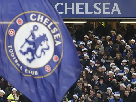 Giáng Sinh 'xanh' đến sớm tại Stamford Bridge